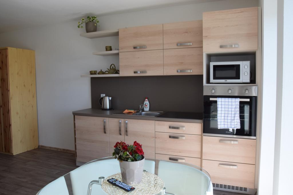 Apartamento Penzion Na Samotách Jindřichův Hradec Exterior foto