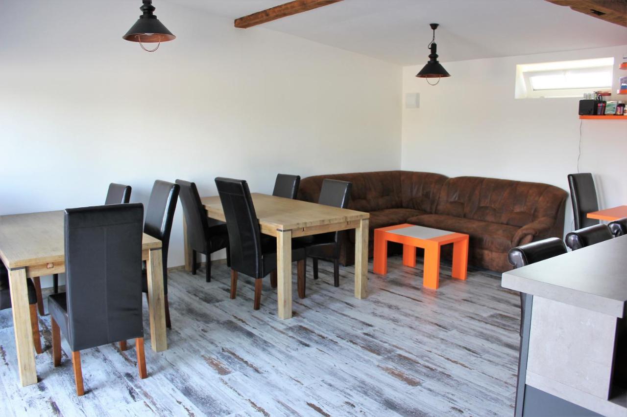 Apartamento Penzion Na Samotách Jindřichův Hradec Exterior foto