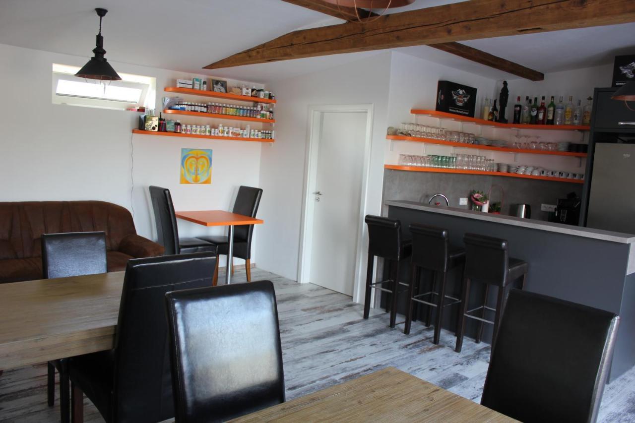 Apartamento Penzion Na Samotách Jindřichův Hradec Exterior foto